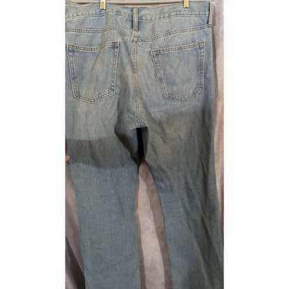 Old Navy Mens Boot Cut Jeans Size 34x32 Light Wash Denim Classic Casual Style