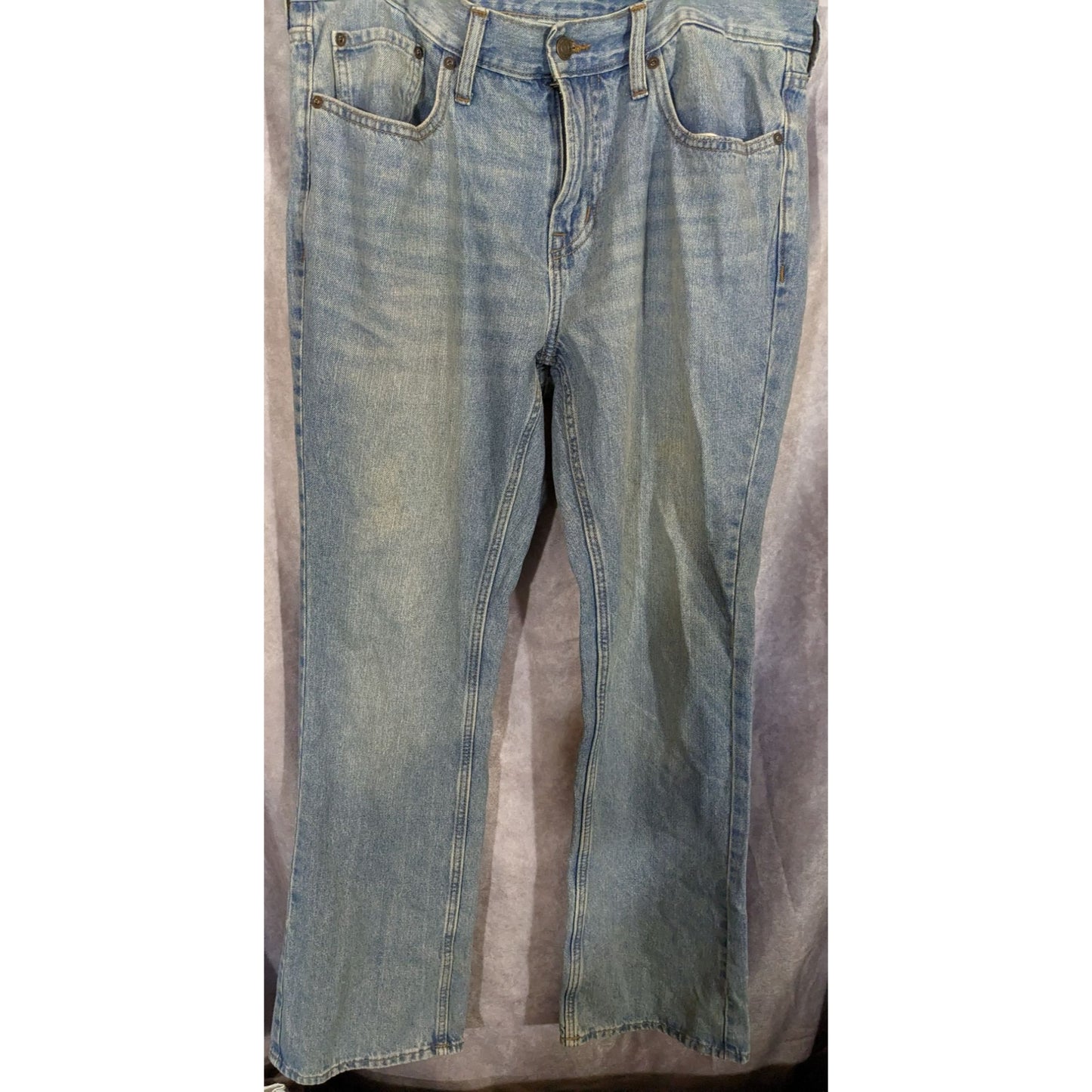 Old Navy Mens Boot Cut Jeans Size 34x32 Light Wash Denim Classic Casual Style