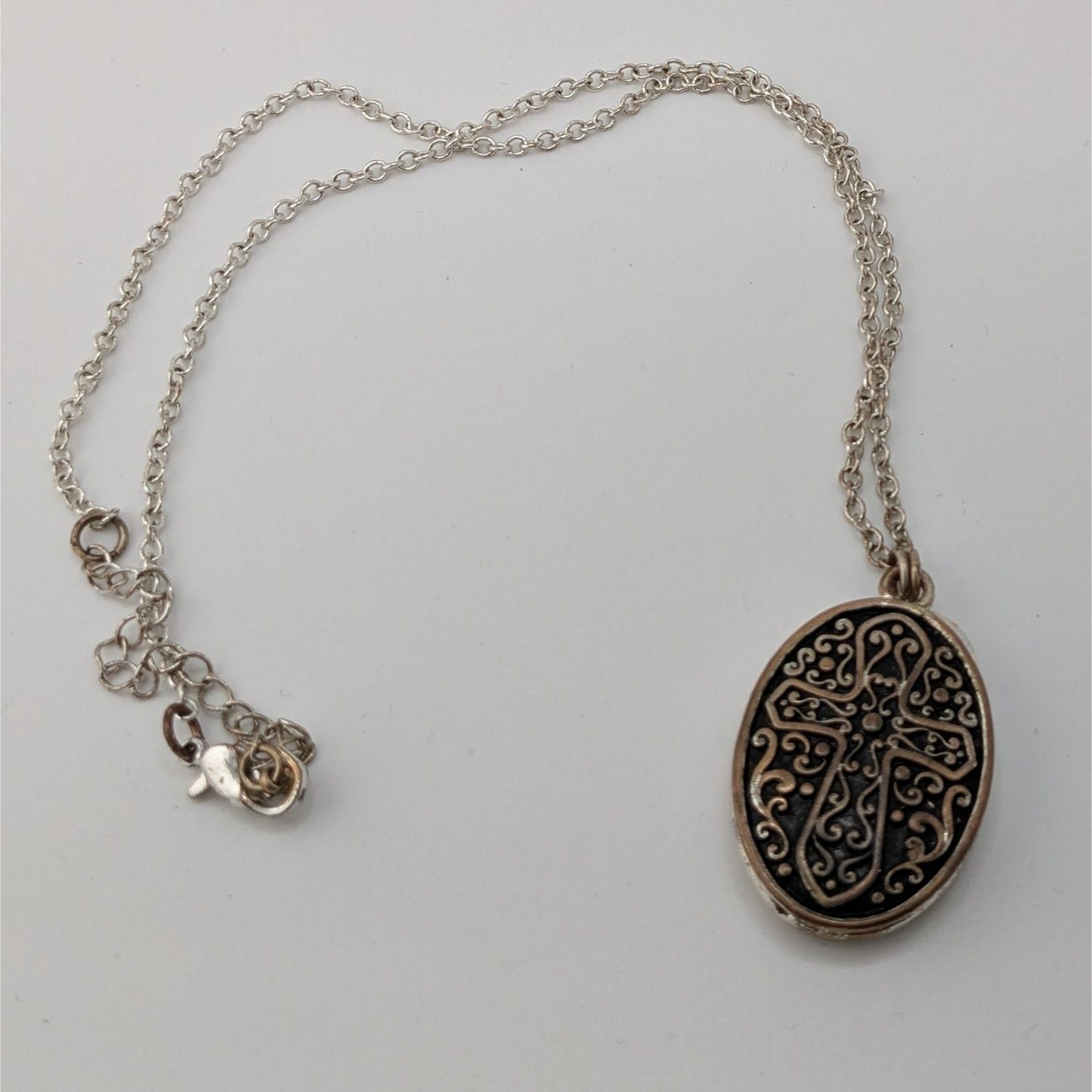Vintage Silver Tone Oval Cross Pendant Photo Holder Necklace