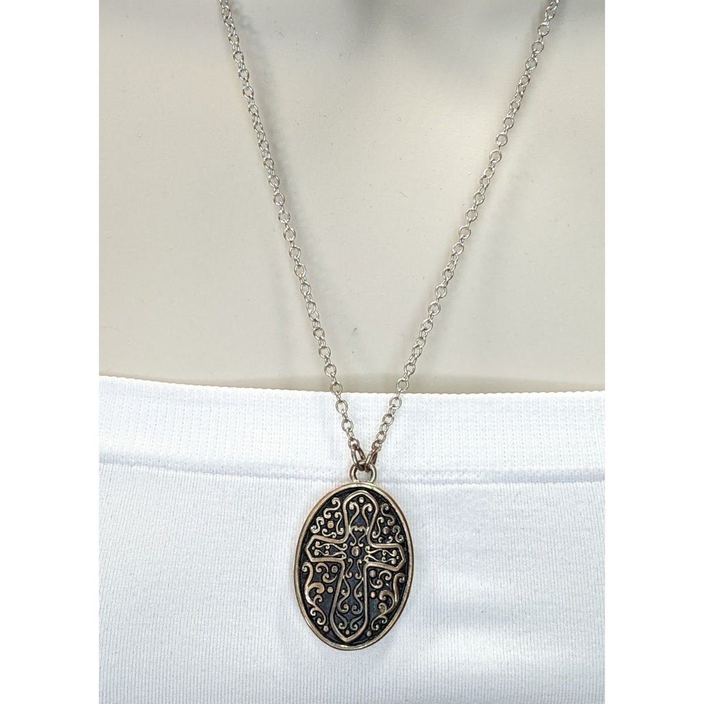 Vintage Silver Tone Oval Cross Pendant Photo Holder Necklace