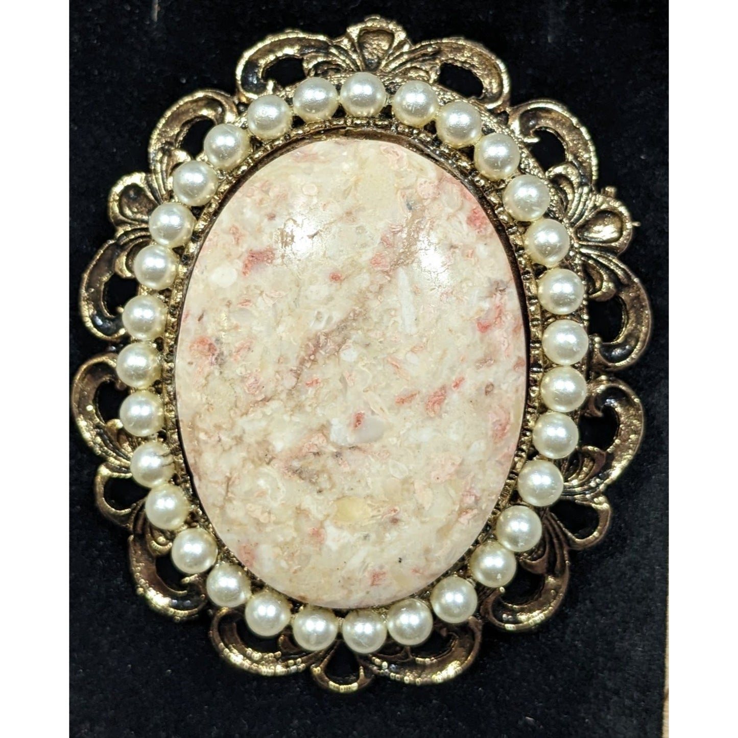 Vintage Victorian Style Gold Tone With Pink/White Agate Brooch