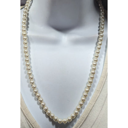 Classic Elegant Faux Pearl Necklace With Barrel Clasp
