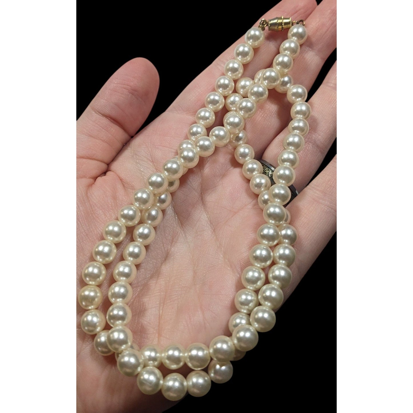 Classic Elegant Faux Pearl Necklace With Barrel Clasp