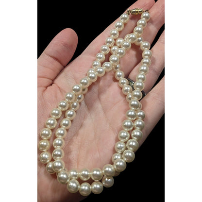 Classic Elegant Faux Pearl Necklace With Barrel Clasp