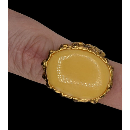 Vintage Erica Anenberg Yellow Enamel Statement Ring Size 6 With Textured Gold-Tone Band