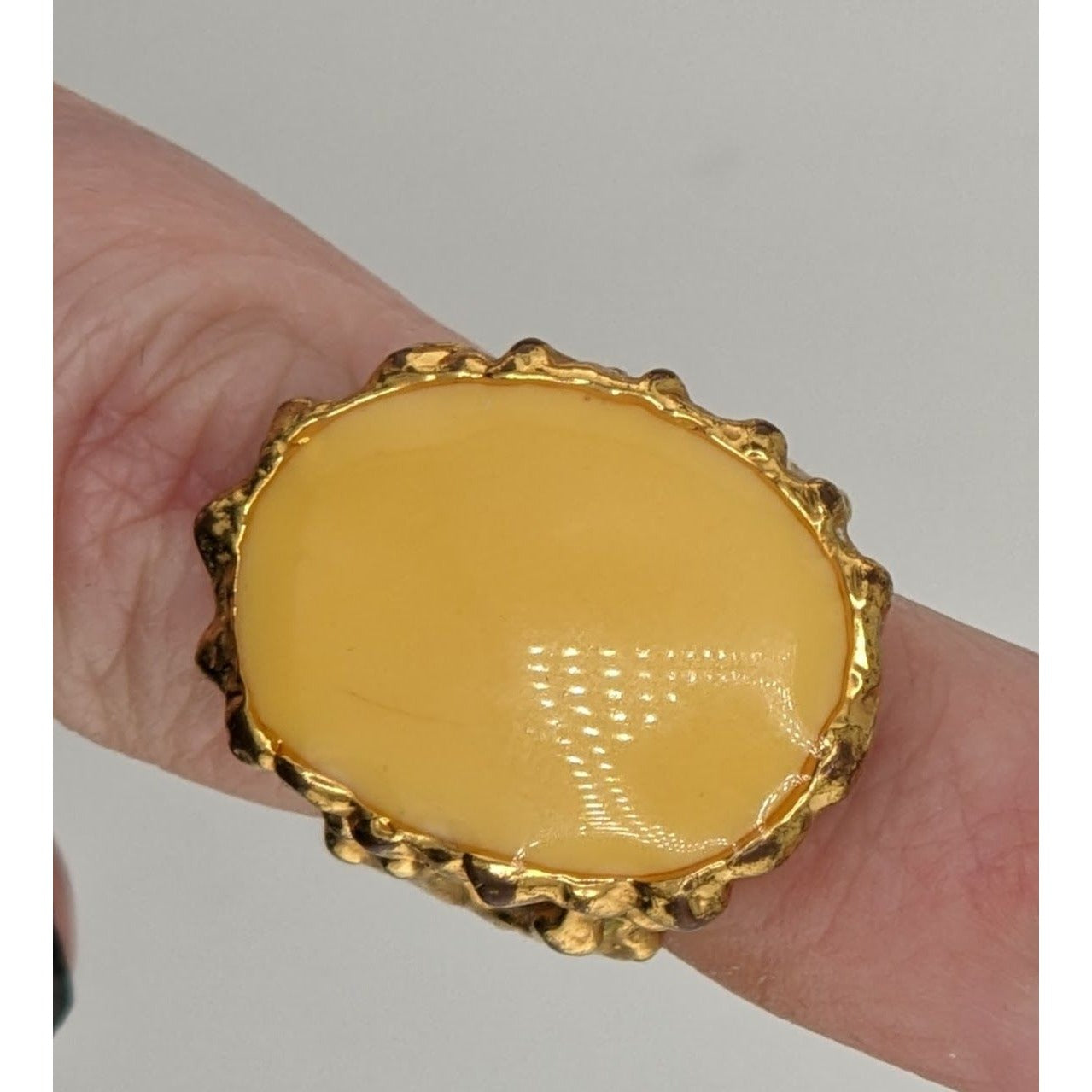 Vintage Erica Anenberg Yellow Enamel Statement Ring Size 6 With Textured Gold-Tone Band