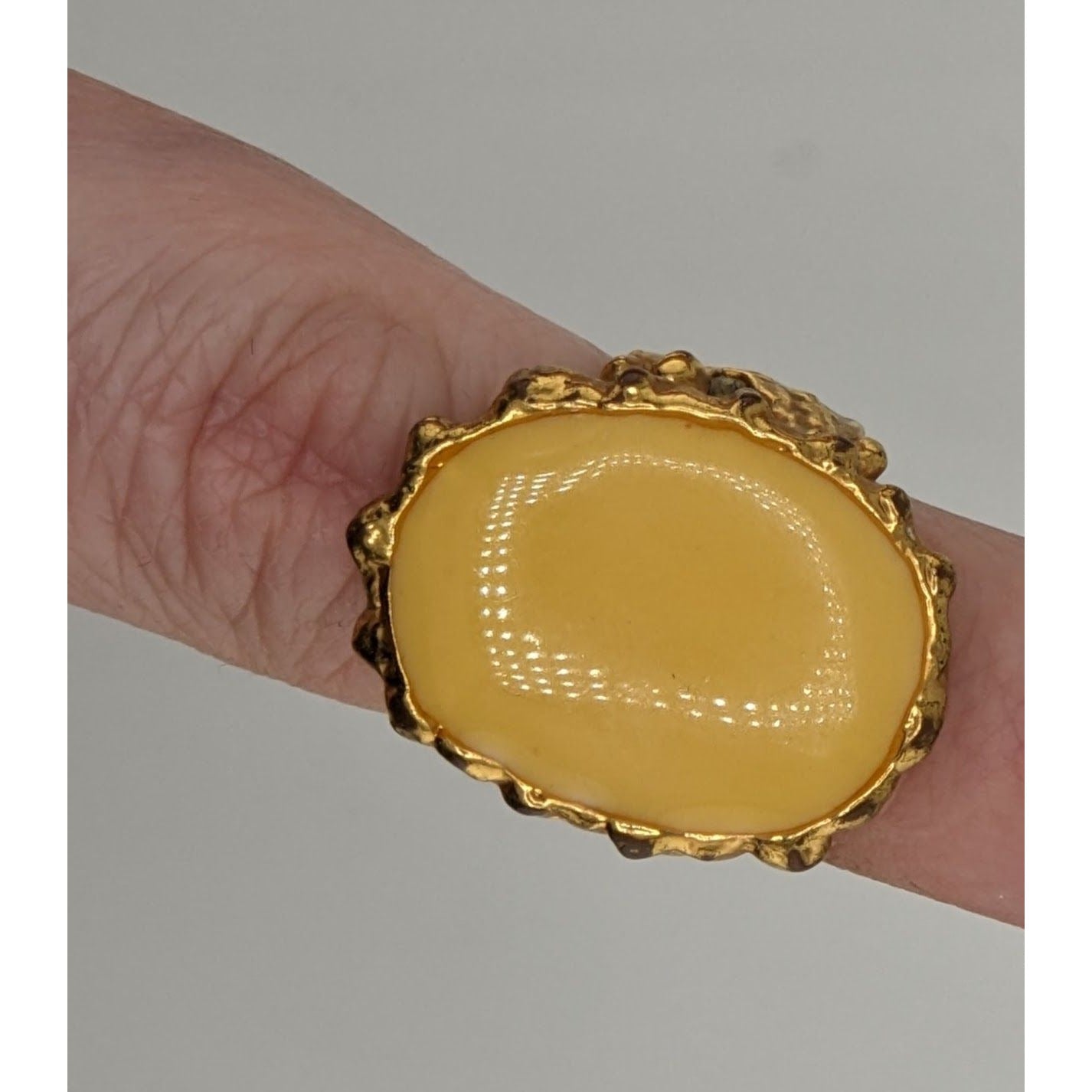 Vintage Erica Anenberg Yellow Enamel Statement Ring Size 6 With Textured Gold-Tone Band