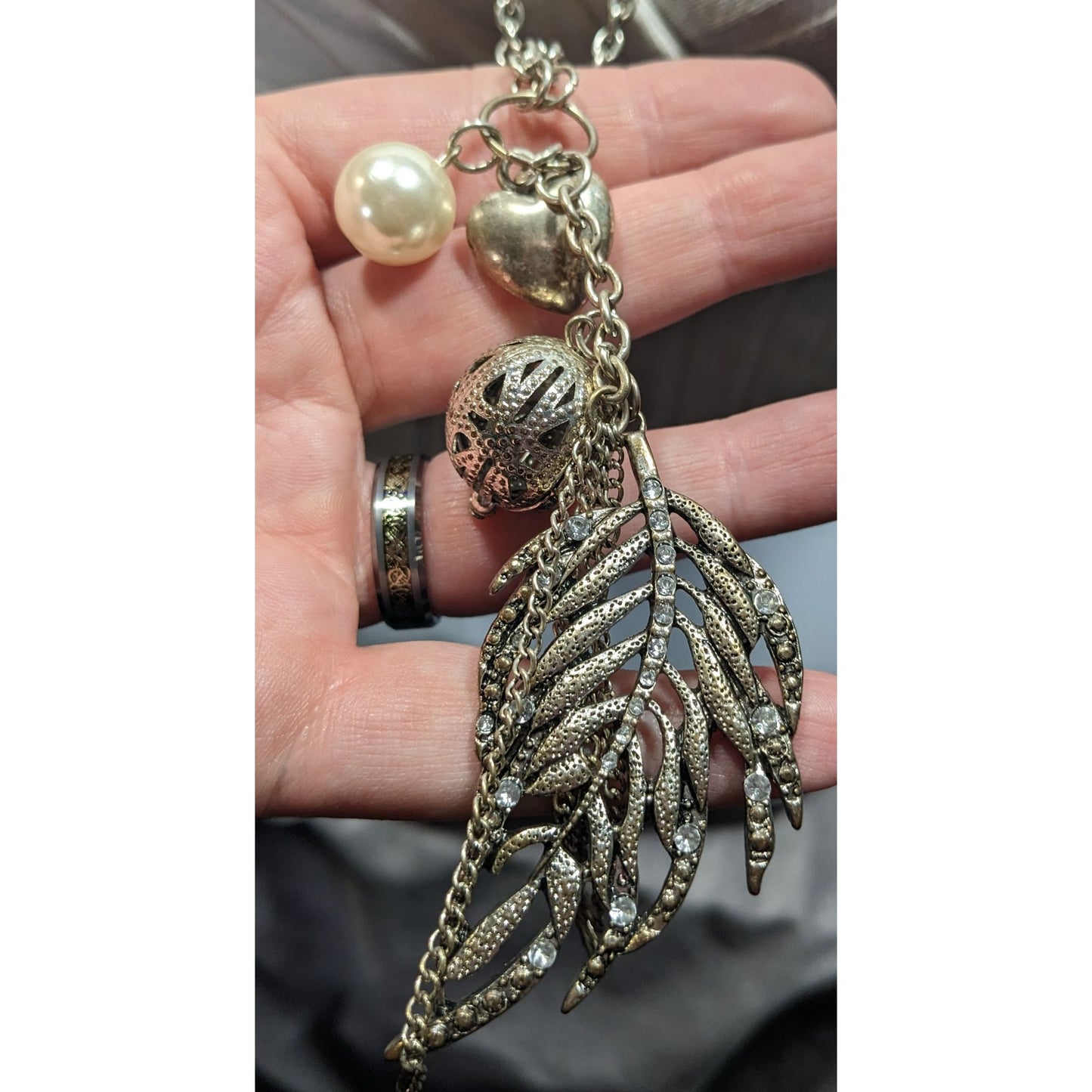 Avenue Y2K Cluster Charm Pendant Necklace