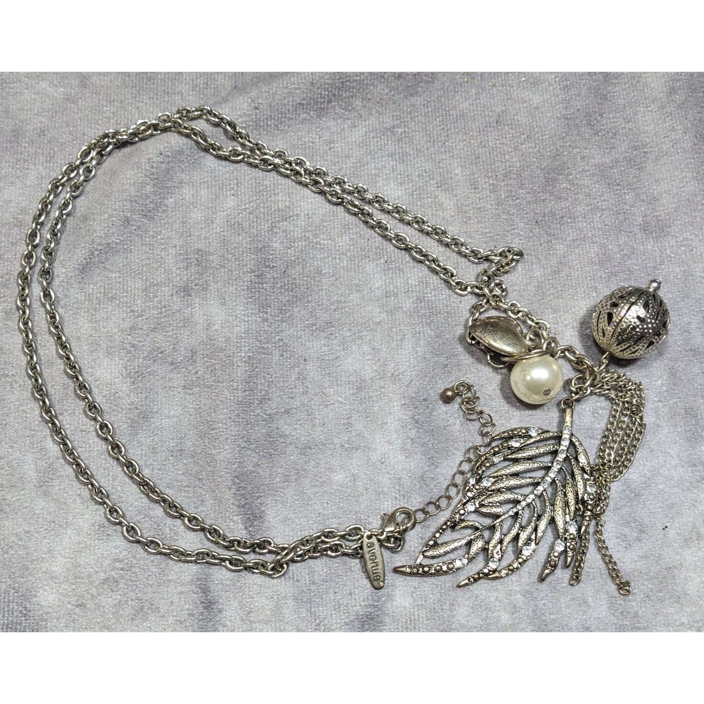 Avenue Y2K Cluster Charm Pendant Necklace
