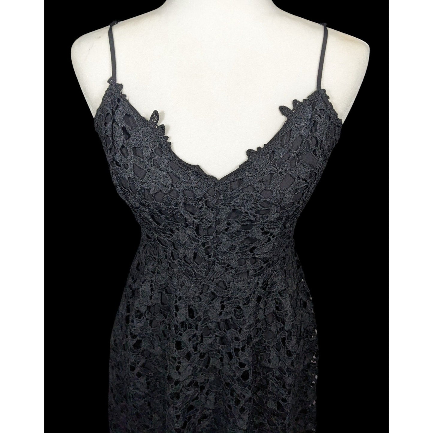 ASTR The Label Gothic Floral Lace Overlay Dress Size Medium