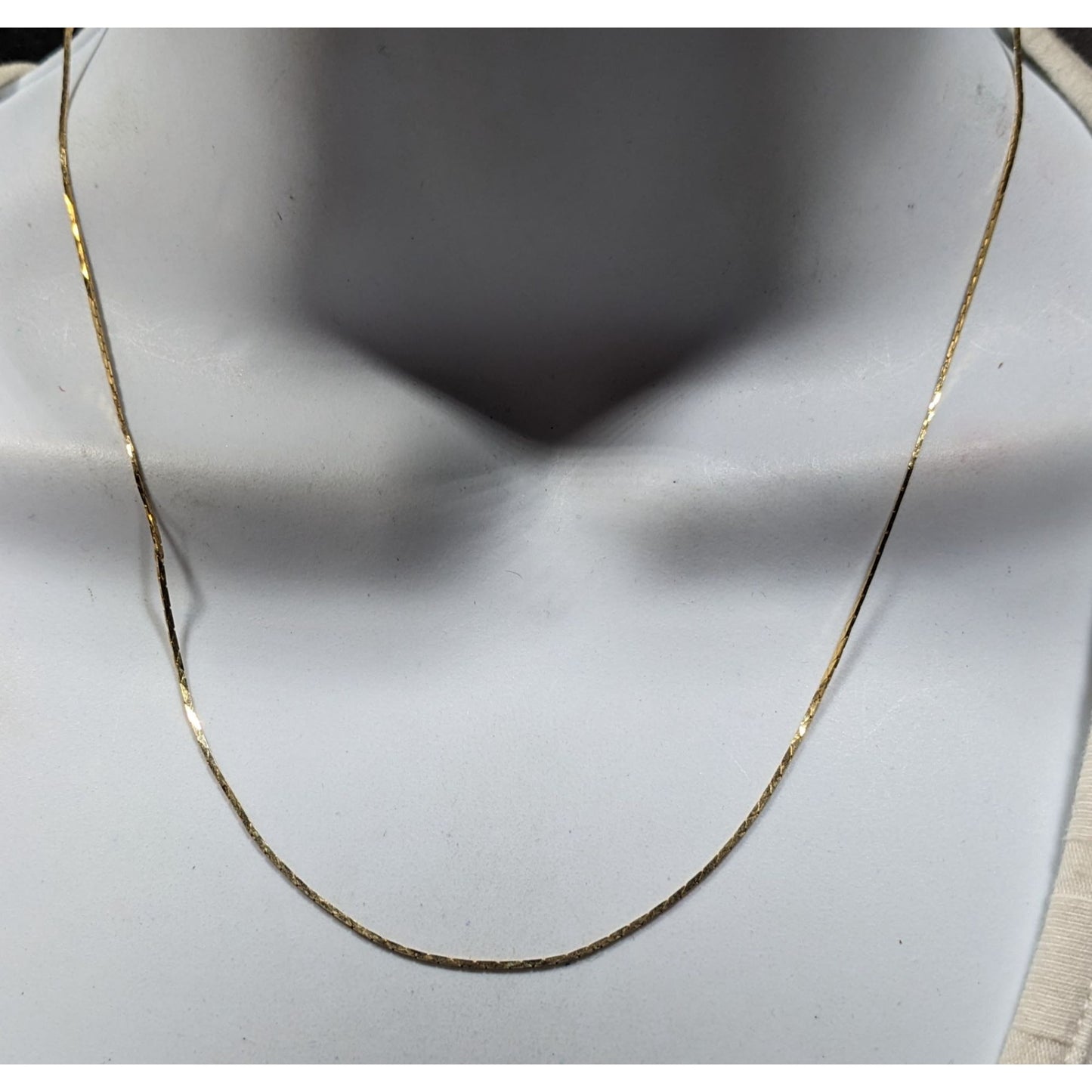Simple Minimalist Gold Tone Chain Necklace
