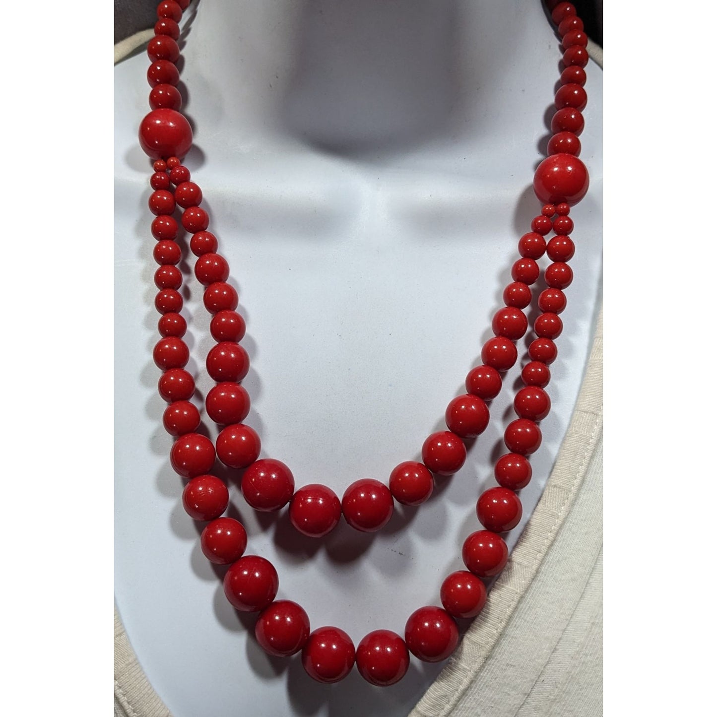 Elegant Red Multilayer Graduated Beaded Necklace