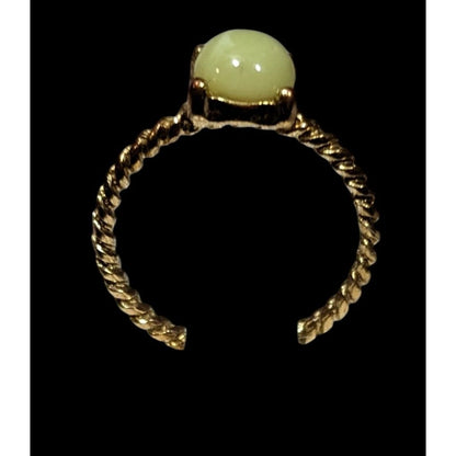 Simple Twisted Gold Tone Ring With Small Green Cabochon Size 7 1/2