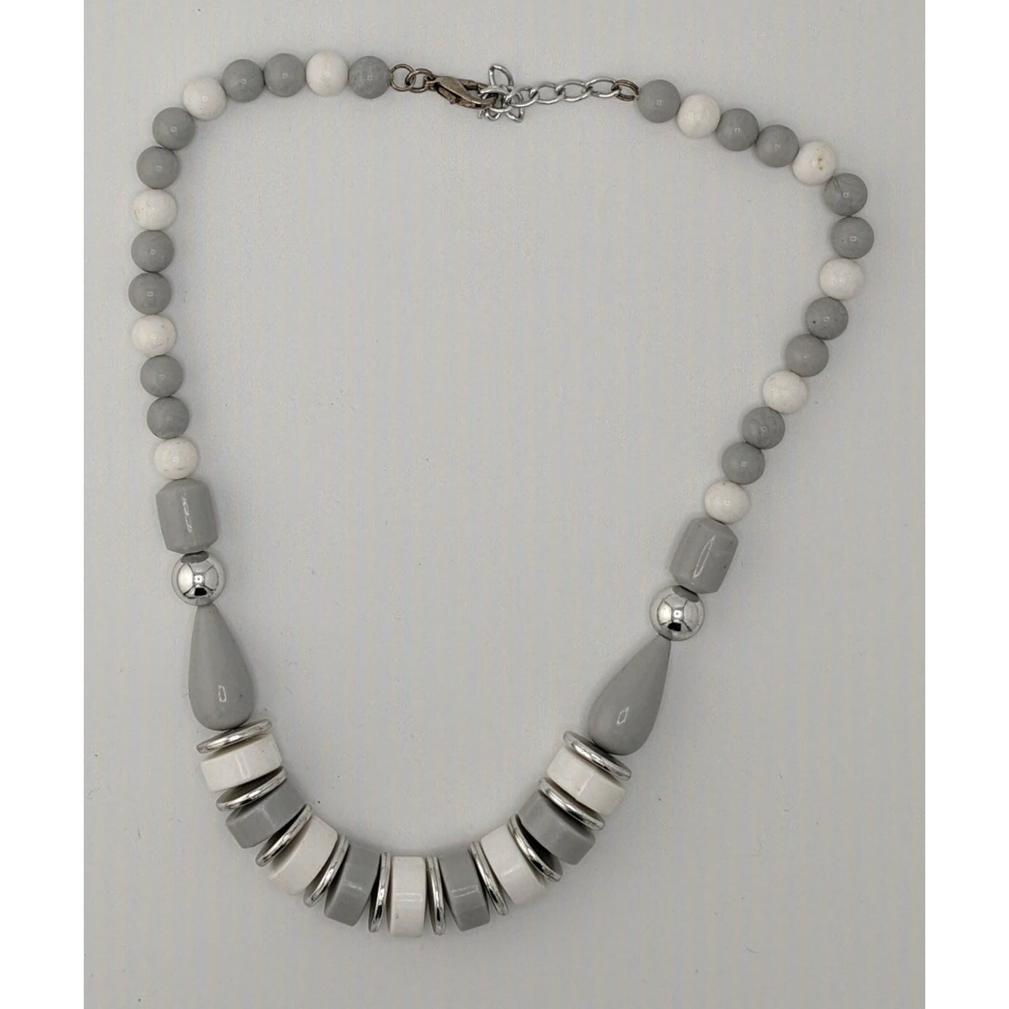 Vintage Mod Grey White And Silver Tone Beaded Necklace