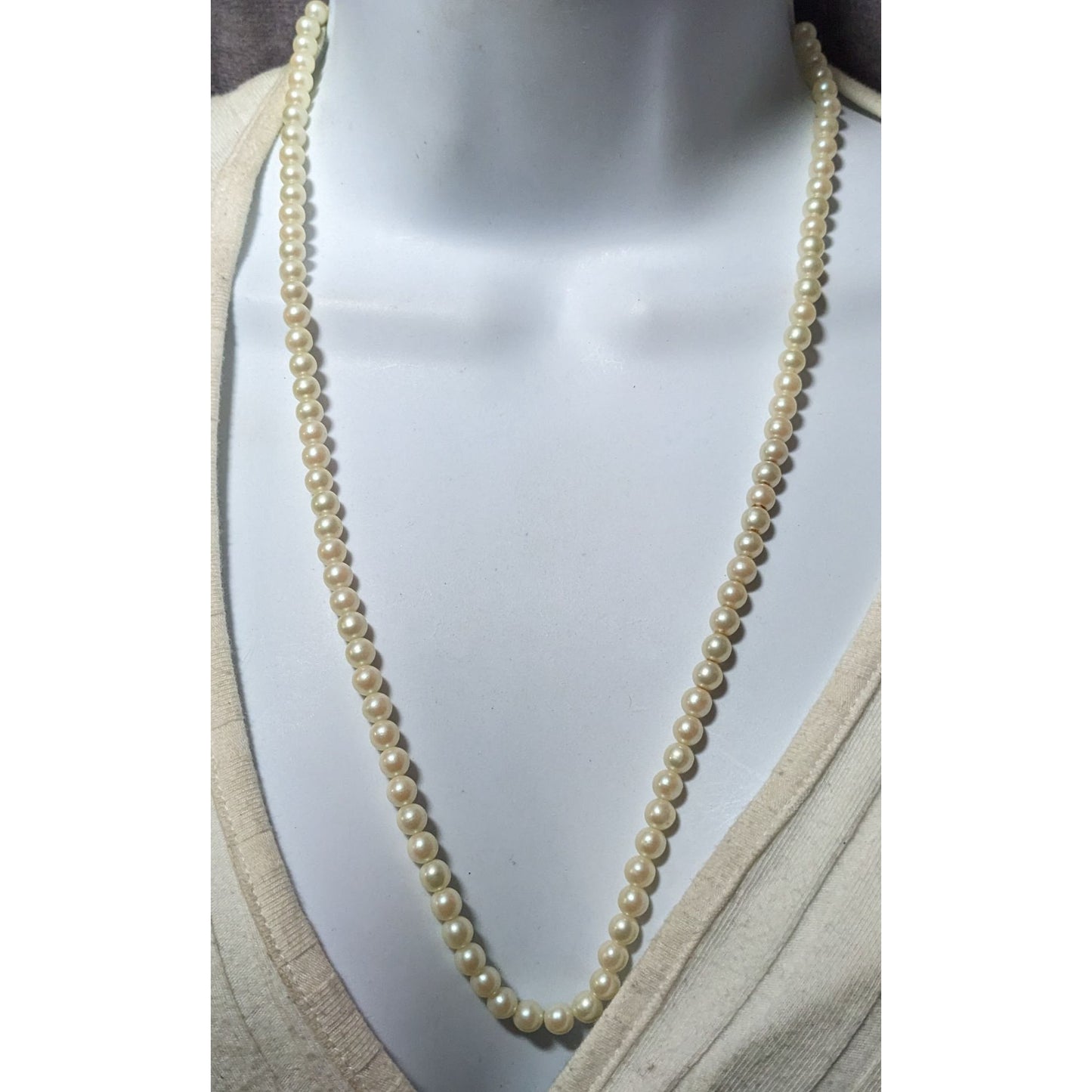 Vintage Simple Faux Pearl Necklace With Gold Tone Barrel Clasp