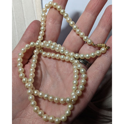 Vintage Simple Faux Pearl Necklace With Gold Tone Barrel Clasp