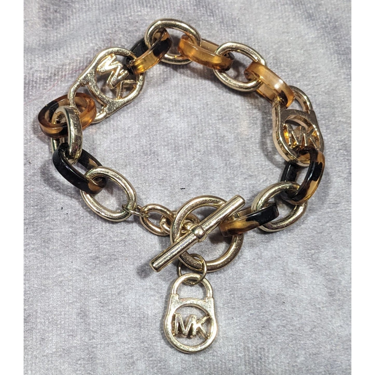 Michael Kors Preppy Tortoise And Gold Tone Link Bracelet