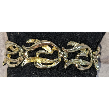 Retro Vintage Claudette Gold Tone Swirl Link Bracelet Mod Statement Jewelry