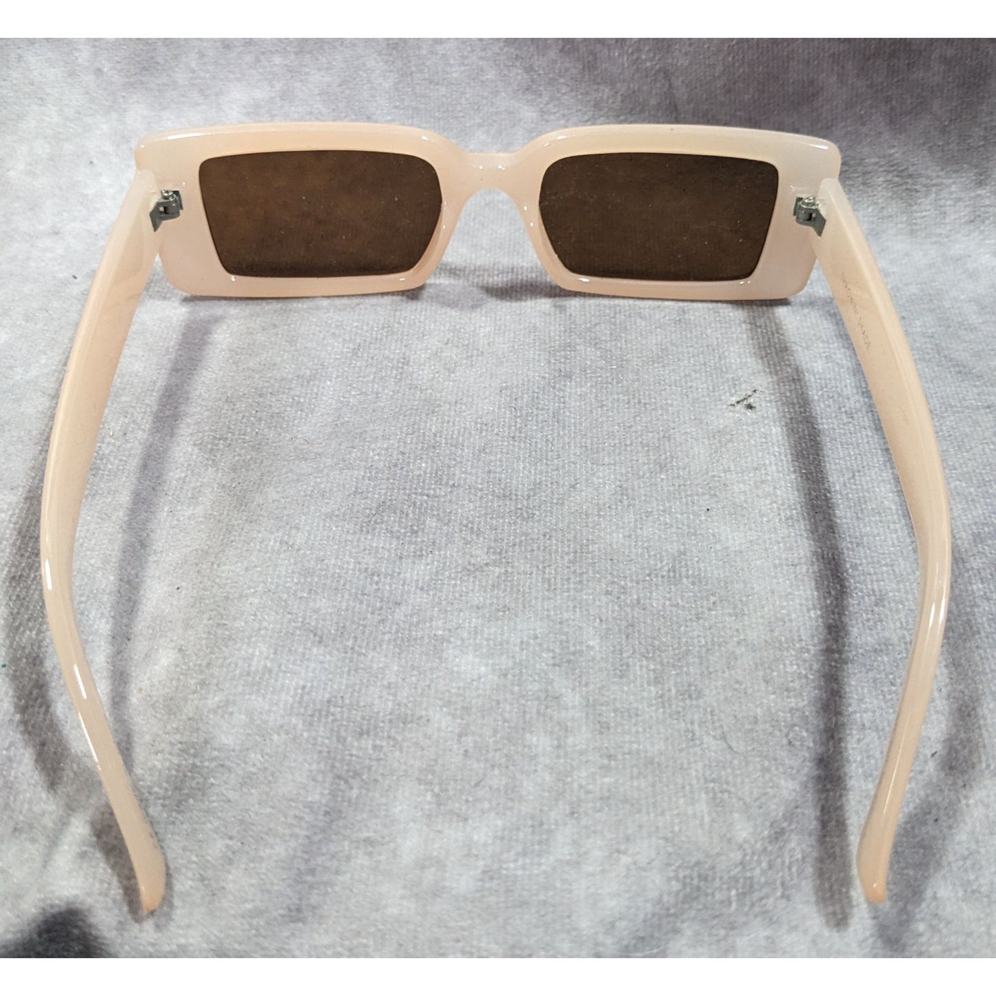 Throwin' Shade Beige Retro Rectangular Sunglasses