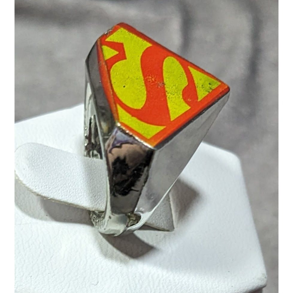 Vintage DC Superman Plastic Toy Collectible Ring