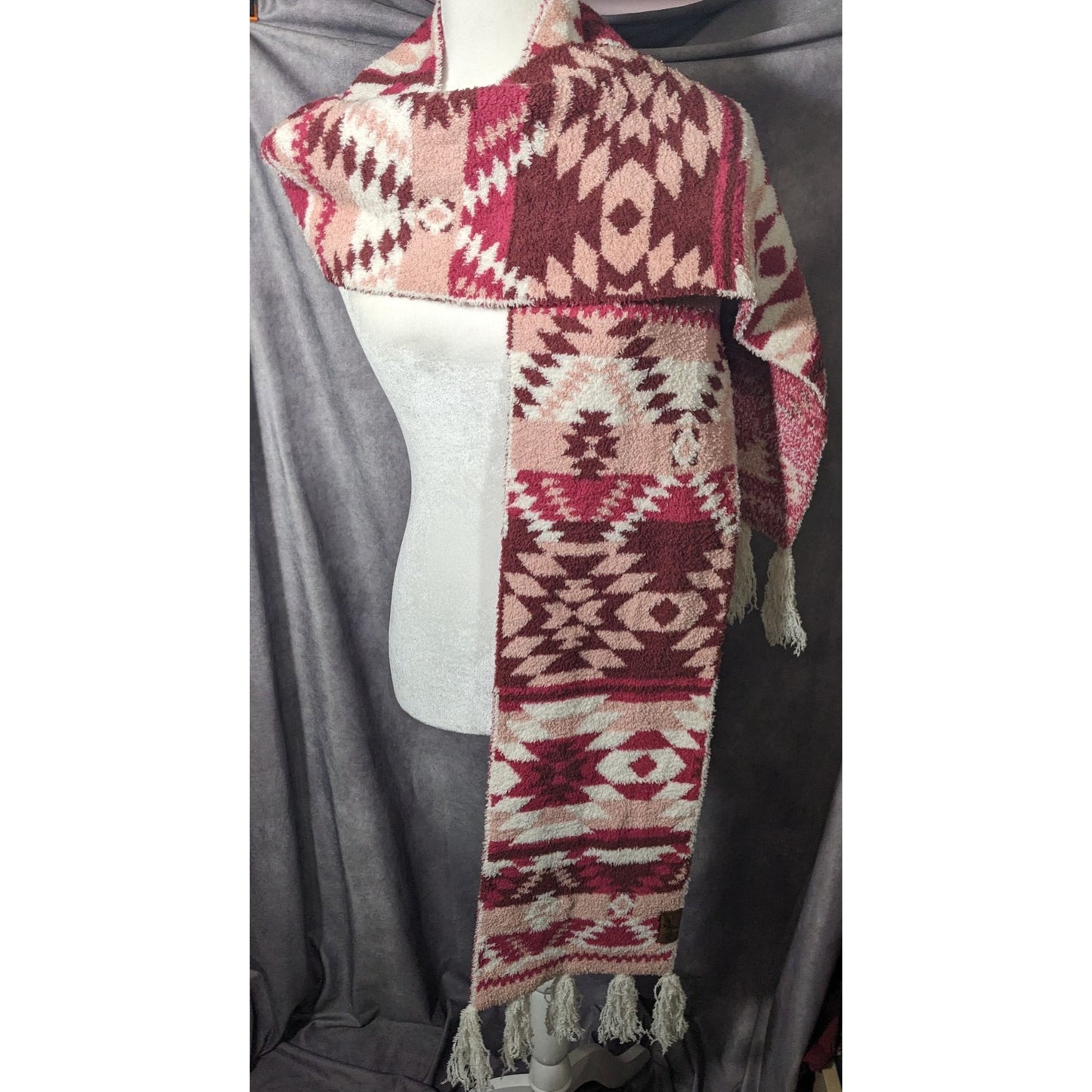 Idyllwind Cozytown USA Plush Pink Southwestern Print Fringe Scarf