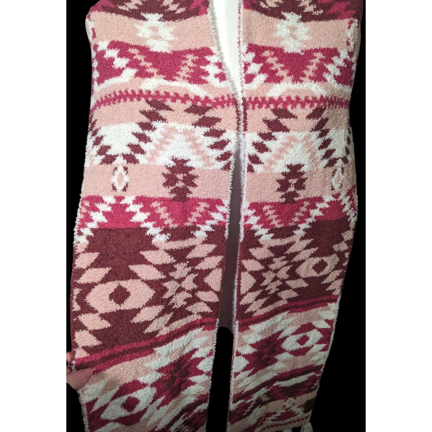 Idyllwind Cozytown USA Plush Pink Southwestern Print Fringe Scarf