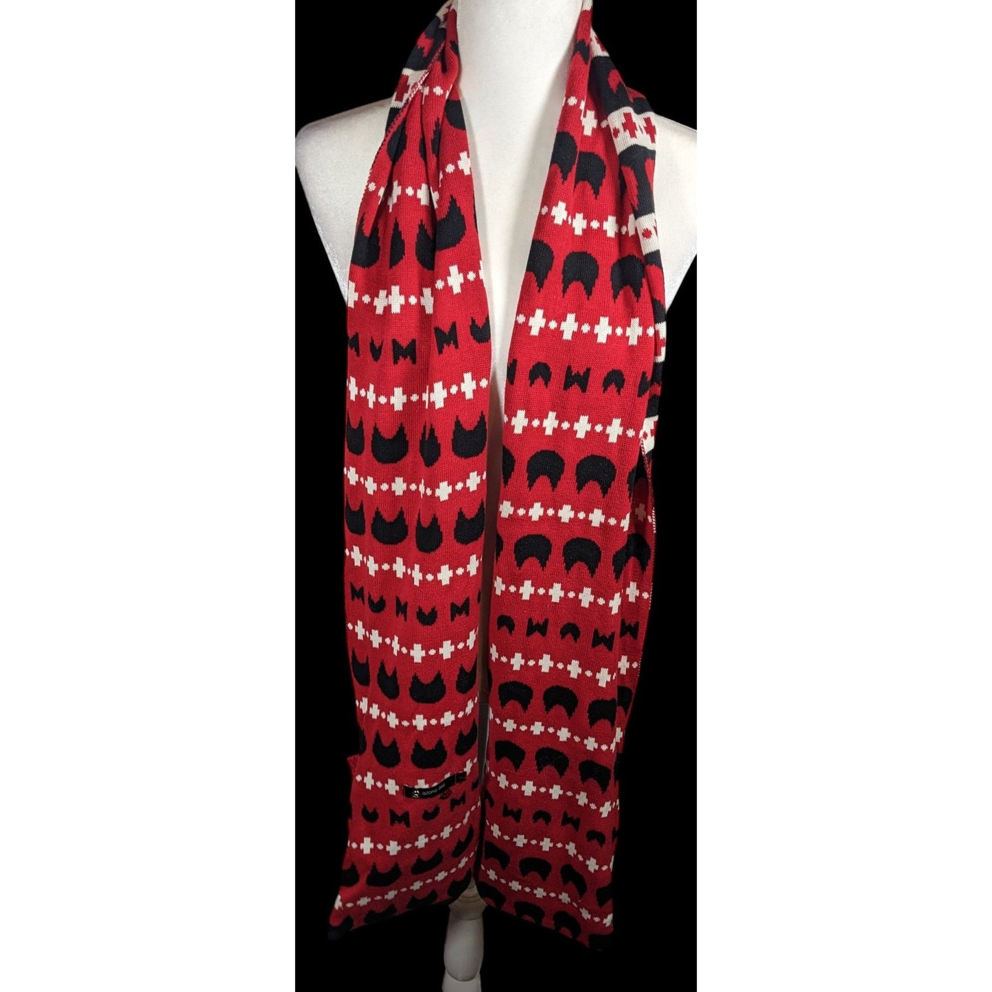 Azona A02 Black And Red Reversible Cat Scarf With Pockets