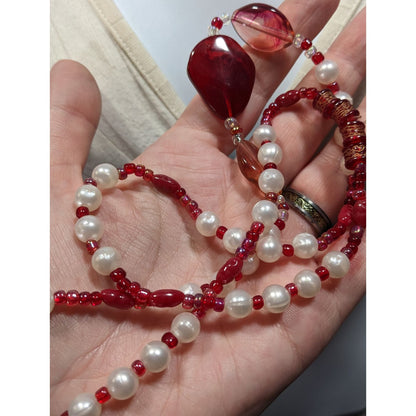 Elegant Red And White Glass Faux Pearl And Acrylic Beaded Necklace