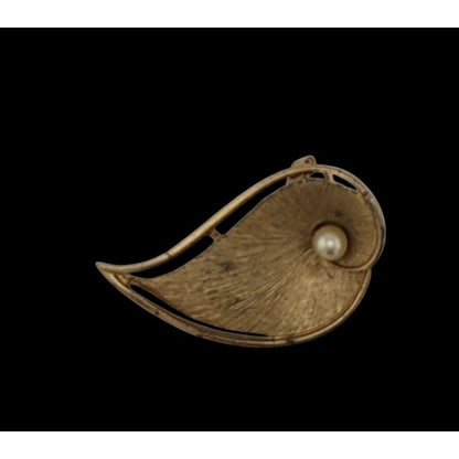 Vintage Gold Tone Textured Leaf Brooch With Faux Pearl Accent