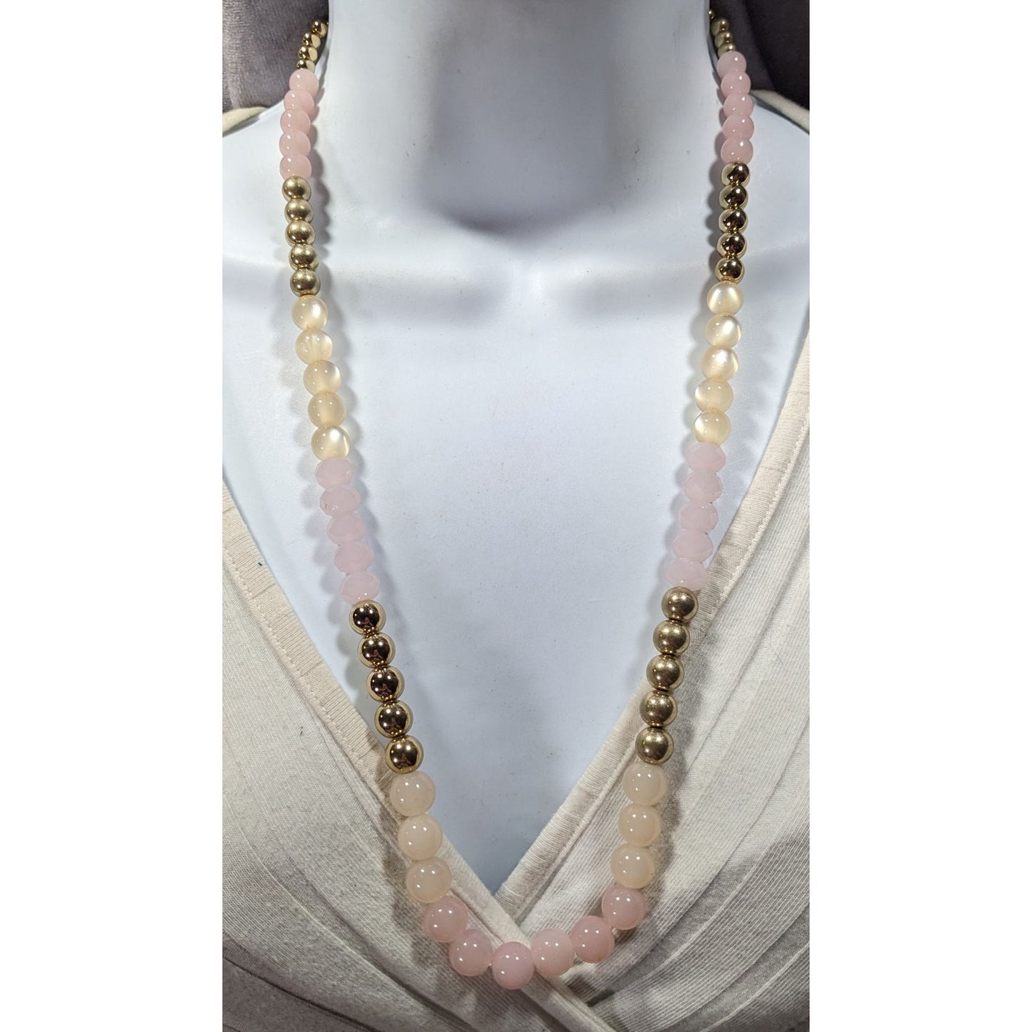 Coquette Retro Pink And Gold Tone Glass Plastic And Lucite Beaded Necklace