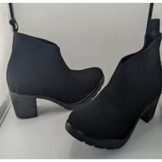 Charleston Shoe Cypress Boot Black Size 8 Textured Heeled Ankle Boots Made In Mexico