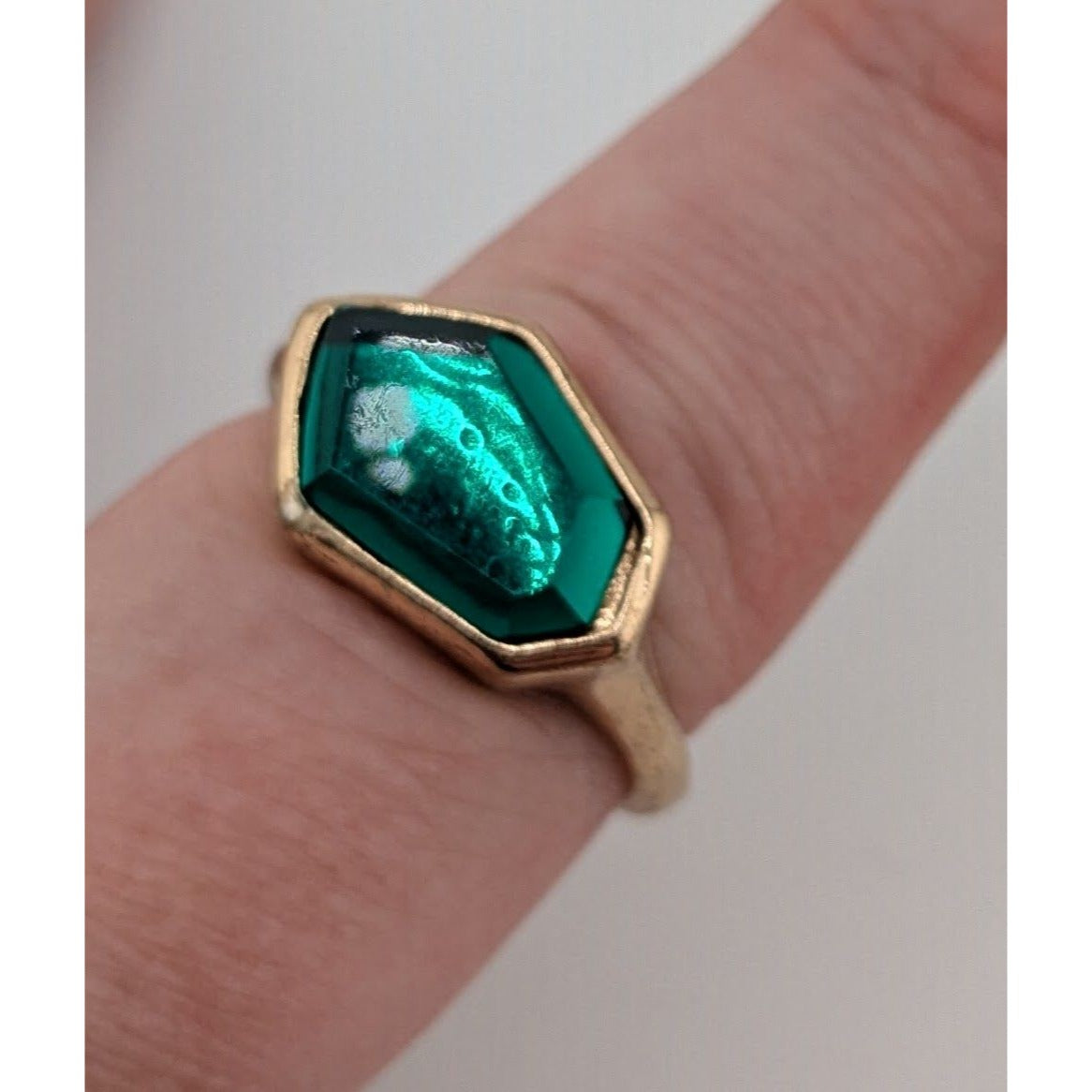 Regal Cosplay/Costume Gold Tone Ring With Emerald Green Geometric Faux Gem Size 10