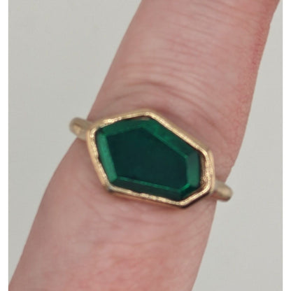 Regal Cosplay/Costume Gold Tone Ring With Emerald Green Geometric Faux Gem Size 10