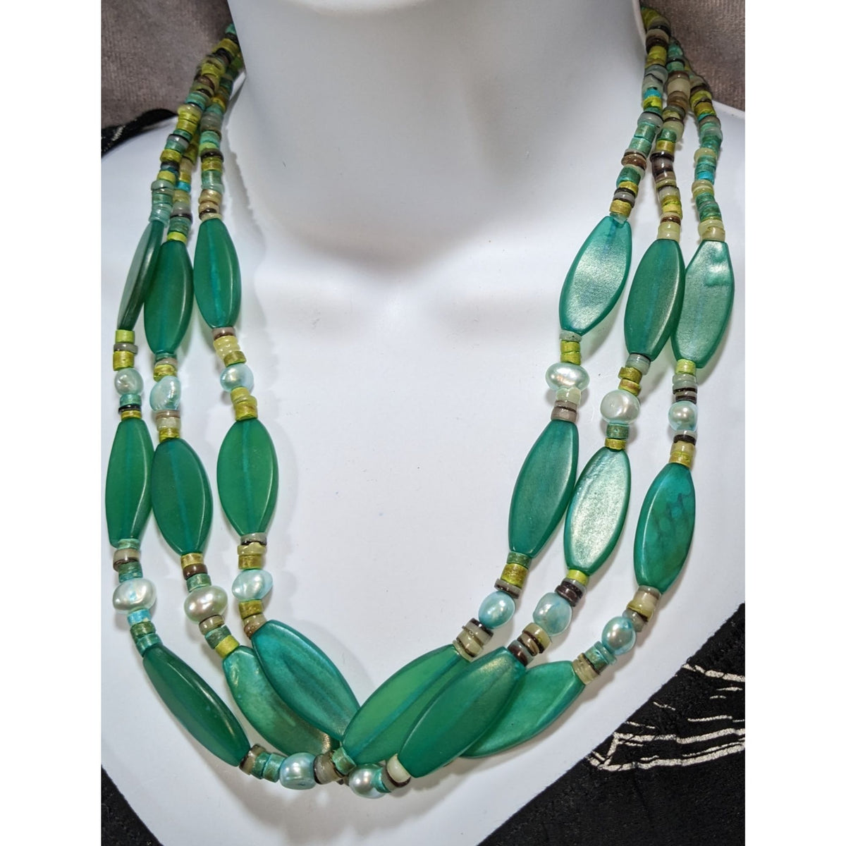 Vintage Boho Green Wood Pearl Shell Triple Strand Statement Necklace