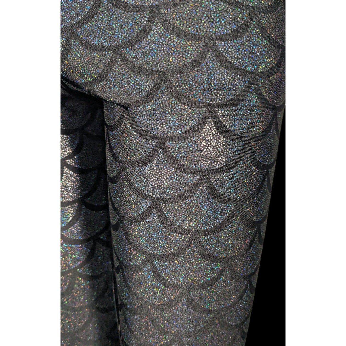 Emily Hsu Black Prismatic Rainbow Fish Scale Cropped Legging Size Small