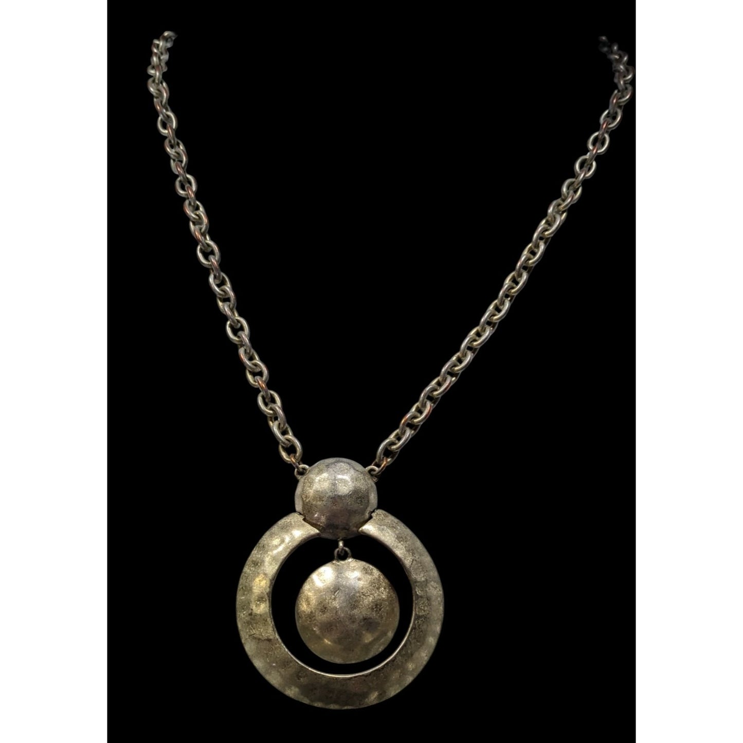 Jones New York Brutalist Gold Tone Hammered Circle In Circle Pendant Necklace