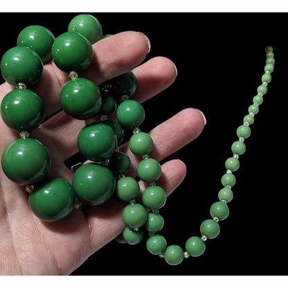 Vintage Graduated Chunky Green Beaded Necklace