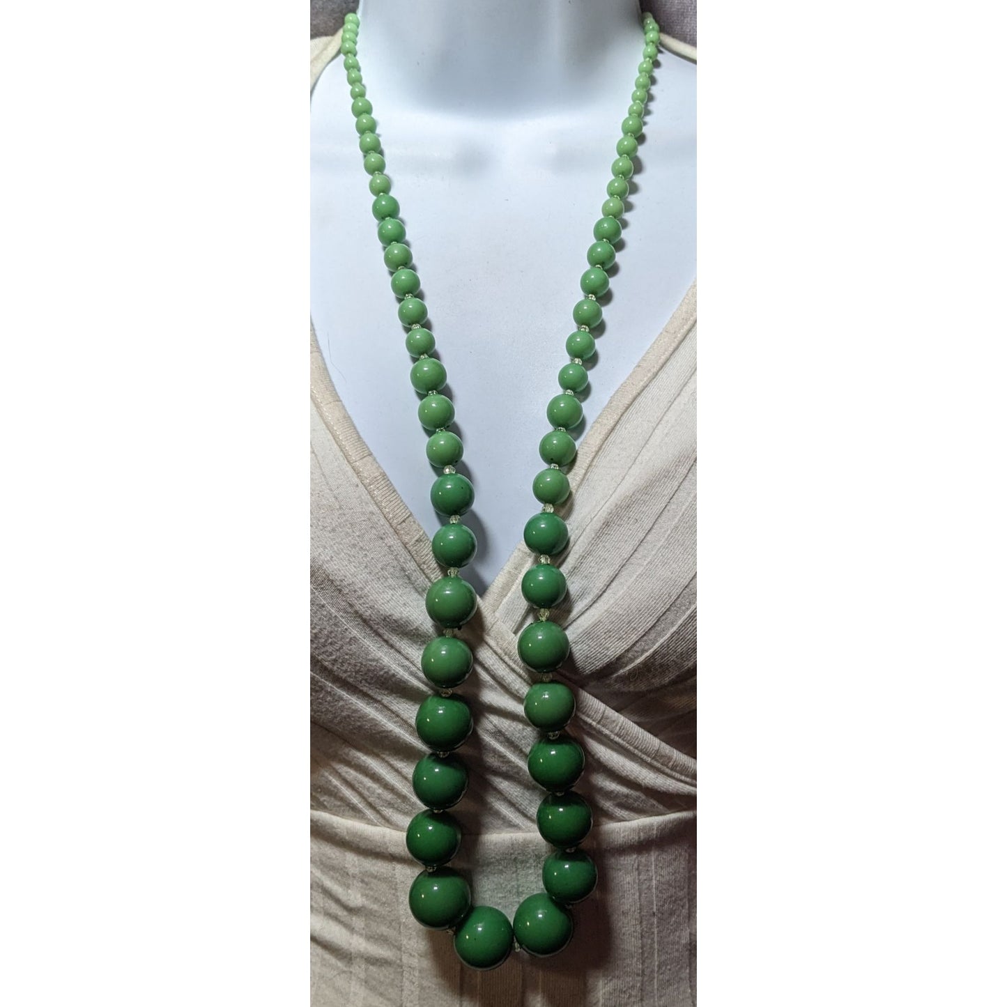 Vintage Graduated Chunky Green Beaded Necklace