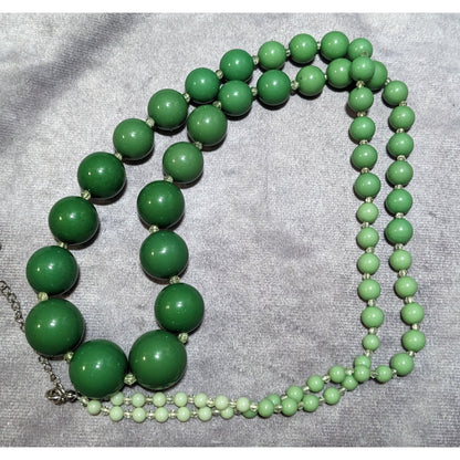 Vintage Graduated Chunky Green Beaded Necklace