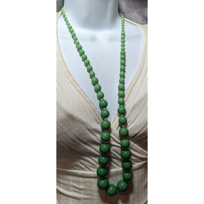 Vintage Graduated Chunky Green Beaded Necklace